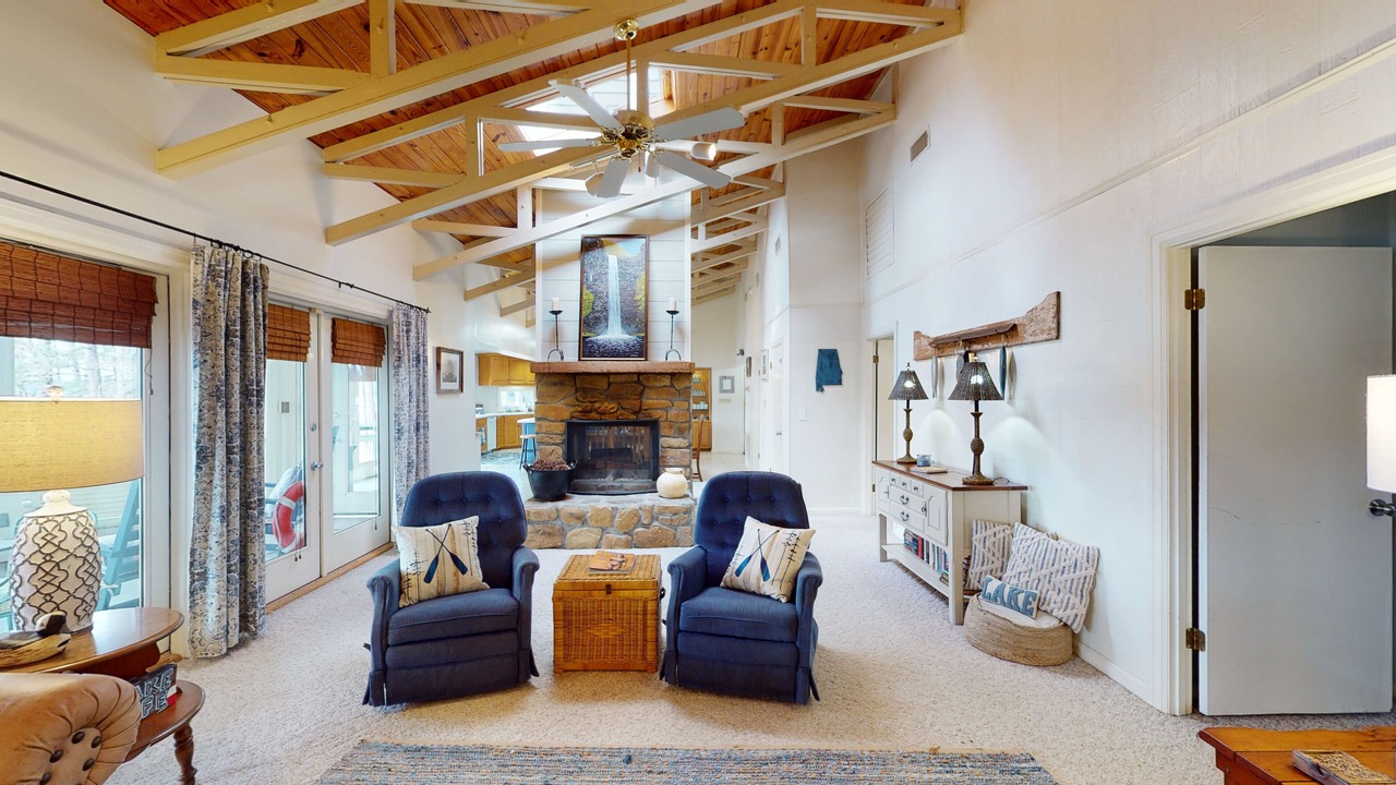Photo of Livingroom in Little Kowaliga