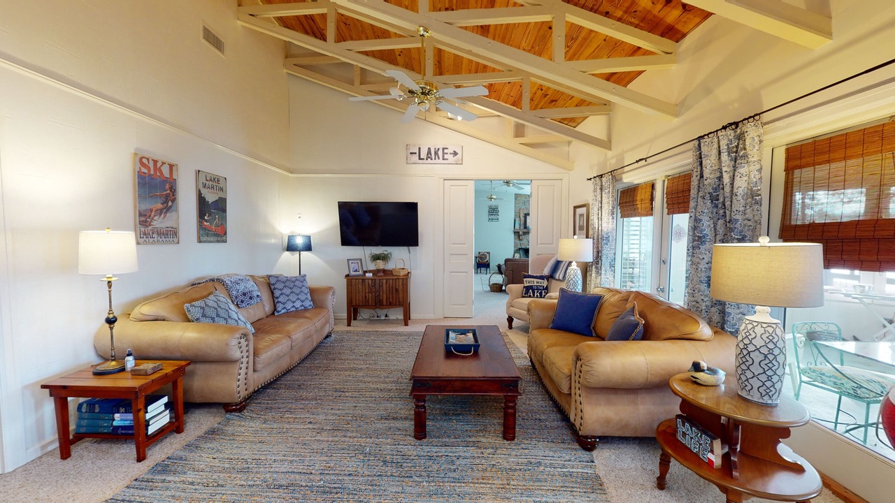 Photo of Livingroom in Little Kowaliga