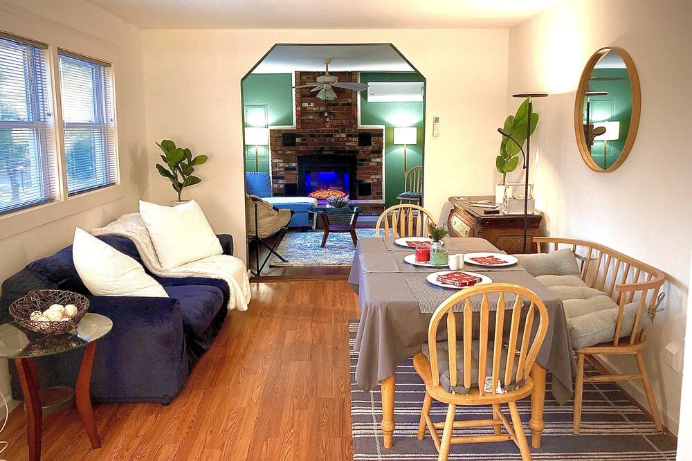 Photo of Livingroom in Beaverdam Lake-Salisbury Mills