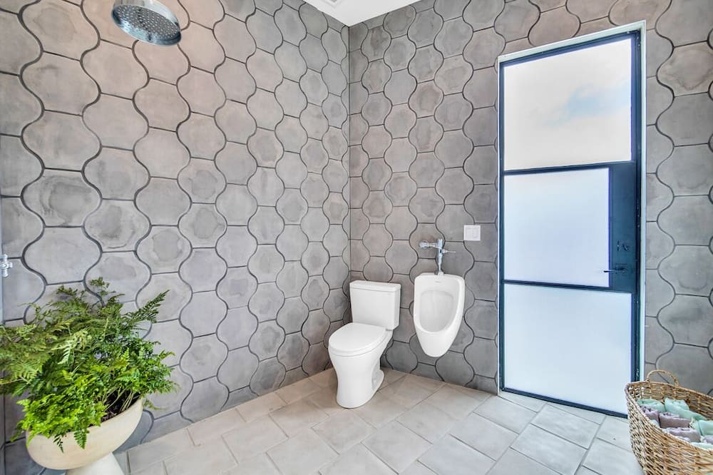 Photo of Bathroom in Beachwood Canyon