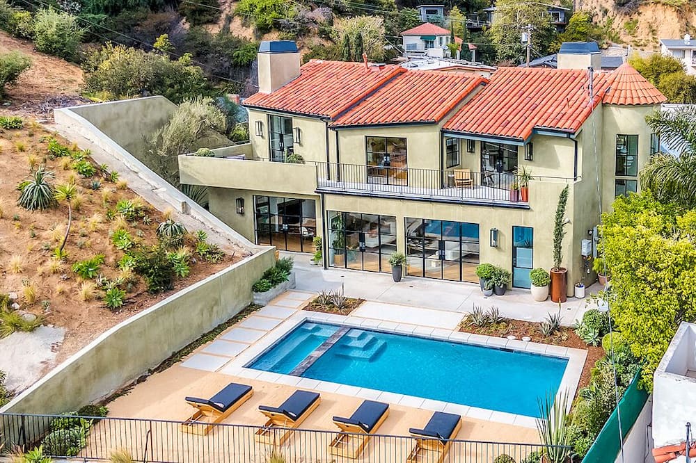Photo of Outdoor in Beachwood Canyon