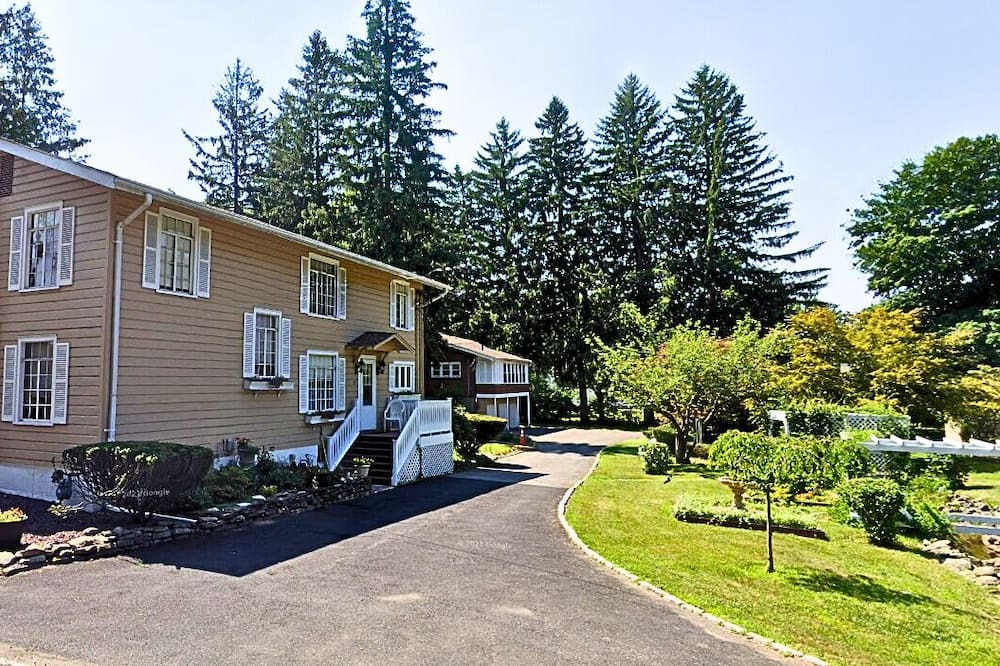 Photo of Outdoor in Chestnut Ridge