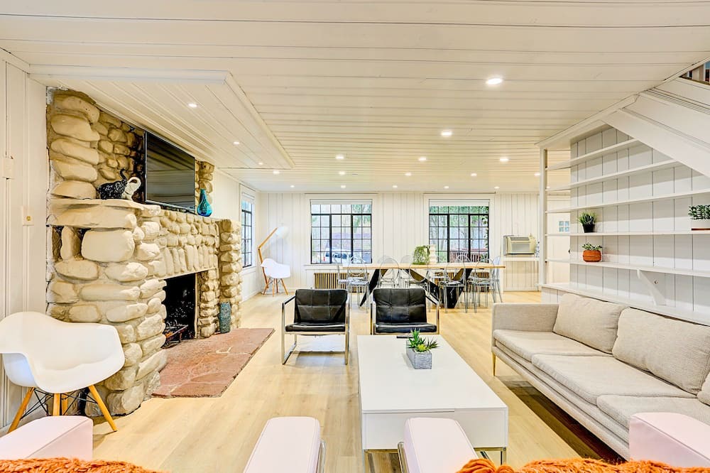 Photo of Livingroom in Chestnut Ridge
