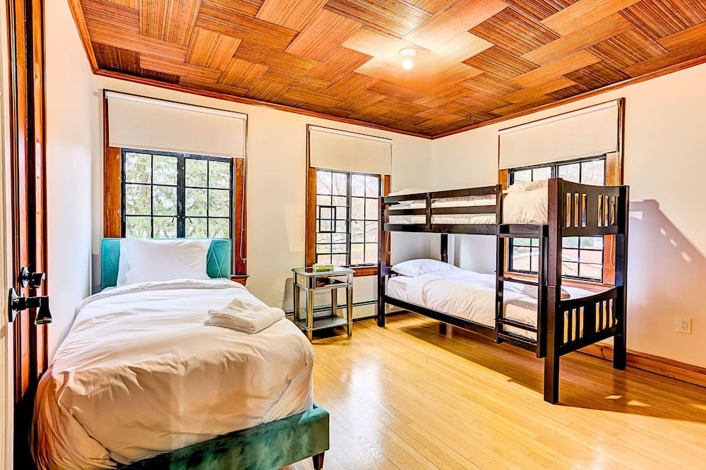 Photo of Bedroom in Chestnut Ridge