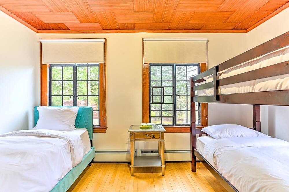 Photo of Bedroom in Chestnut Ridge