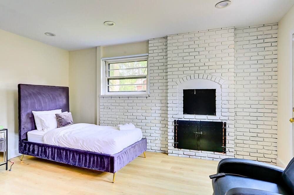 Photo of Bedroom in Chestnut Ridge