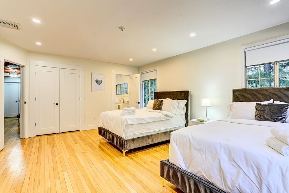 Photo of Bedroom in Chestnut Ridge