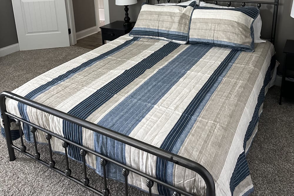 Photo of Bedroom in Deatsville