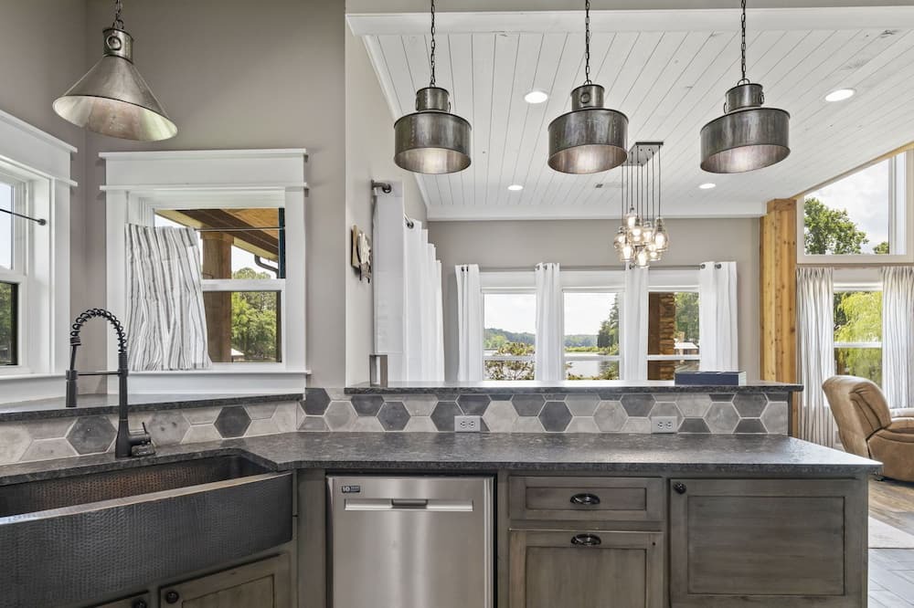 Photo of Kitchen in Deatsville