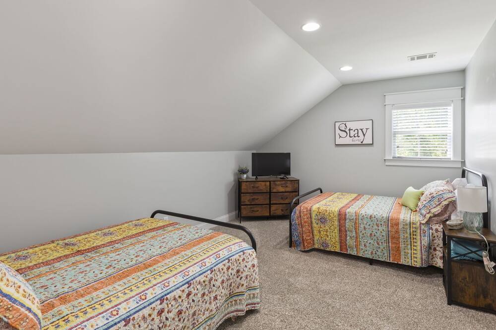 Photo of Bedroom in Deatsville