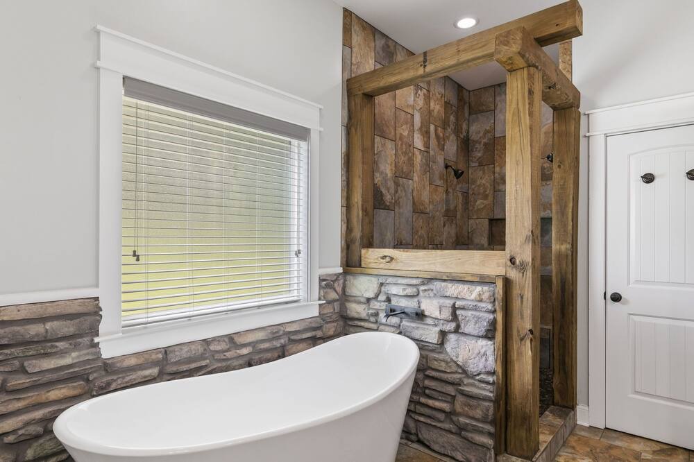Photo of Bathroom in Deatsville