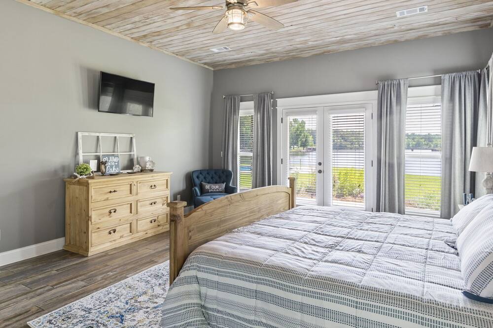 Photo of Bedroom in Deatsville