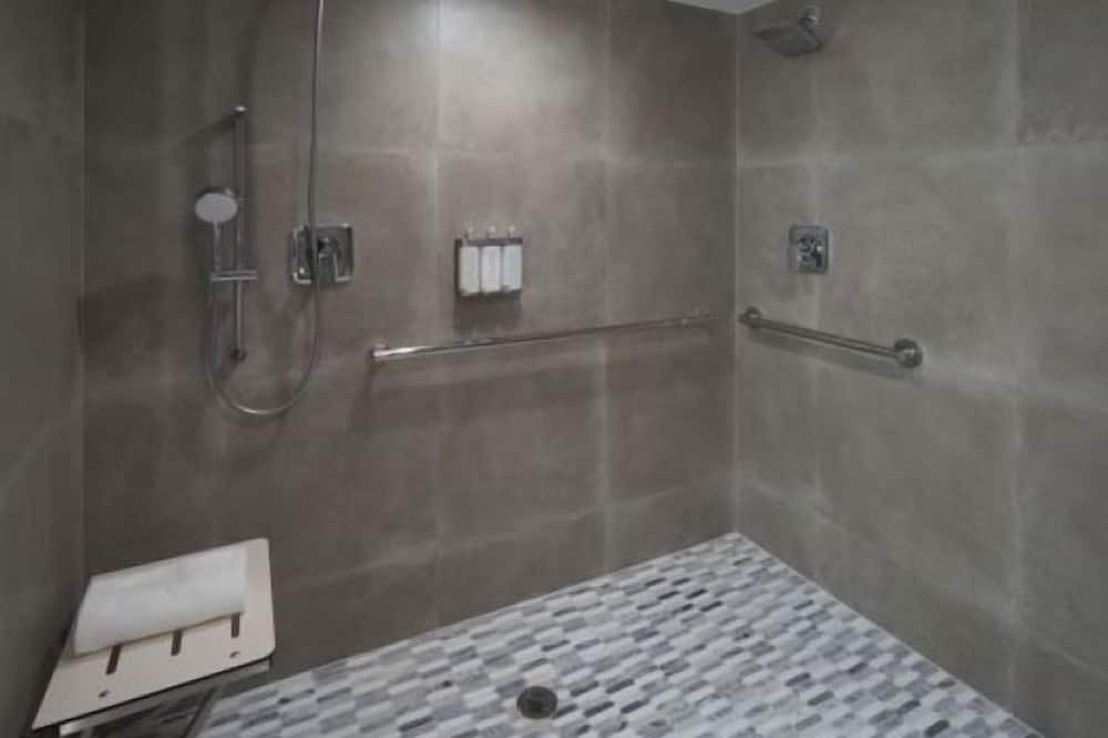 Photo of Bathroom in Hillsboro Beach