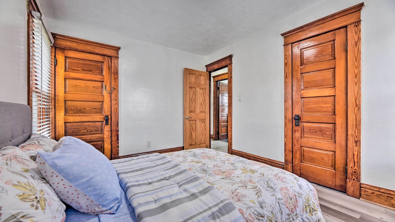 Photo of Bedroom in Lackawanna