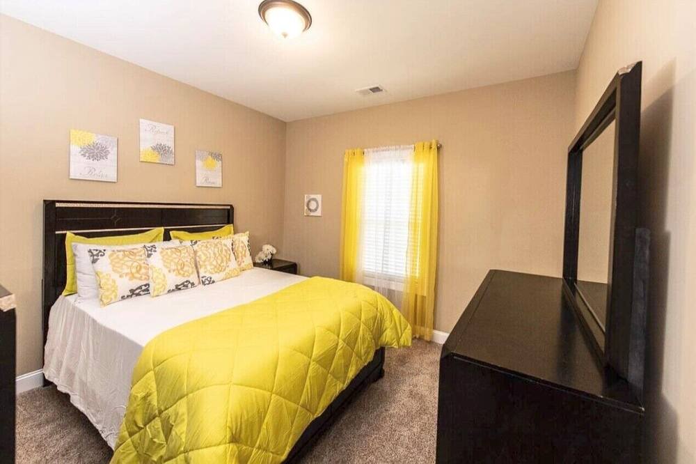 Photo of Bedroom in Odenville