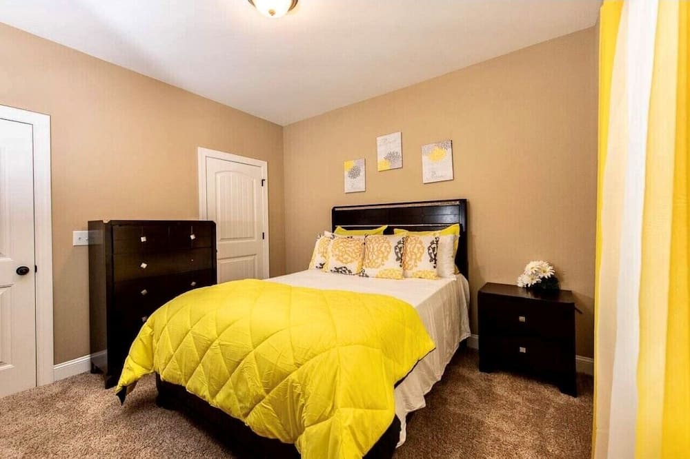 Photo of Bedroom in Odenville