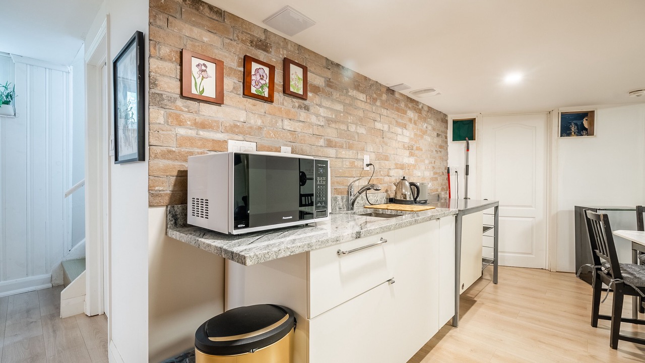 Photo of Kitchen in West Oakville