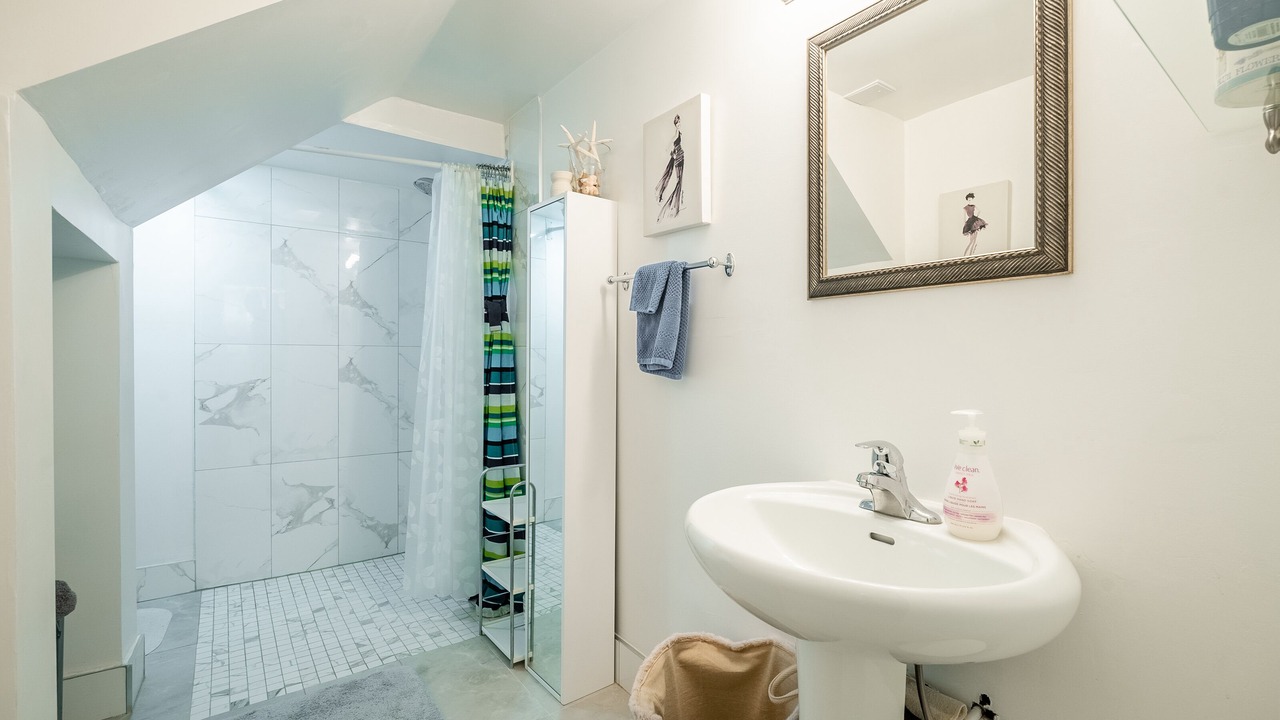 Photo of Bathroom in West Oakville