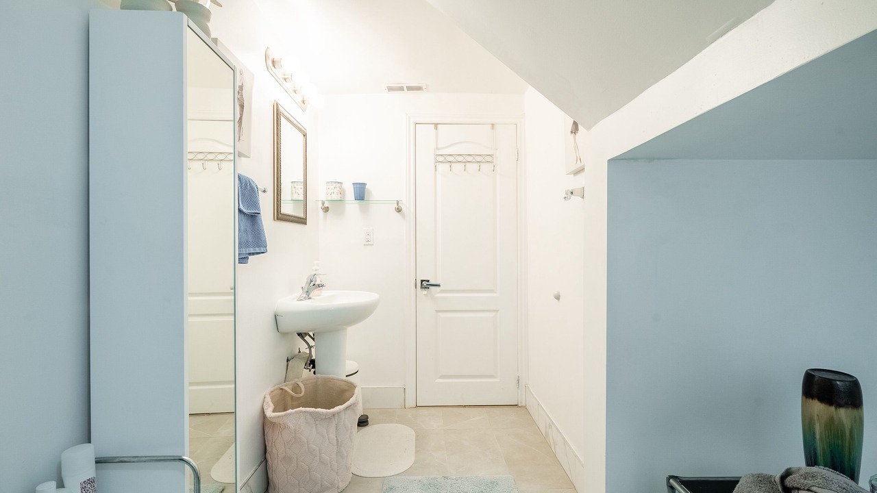 Photo of Bathroom in West Oakville