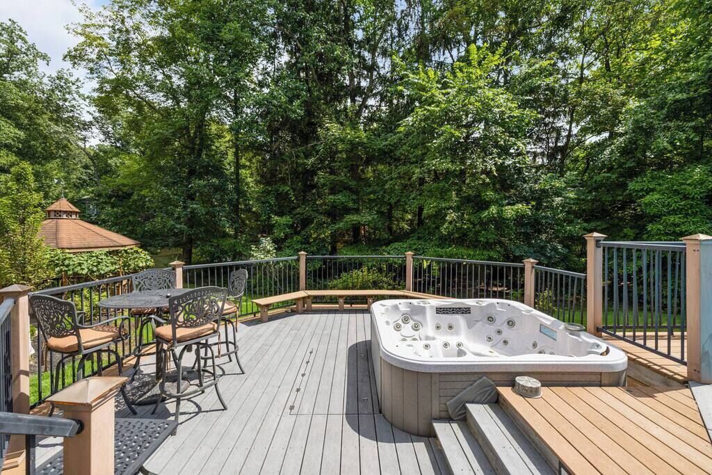 Photo of Outdoor in Airmont