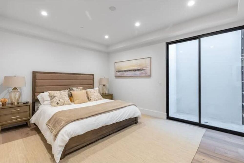 Photo of Bedroom in Carthay Circle