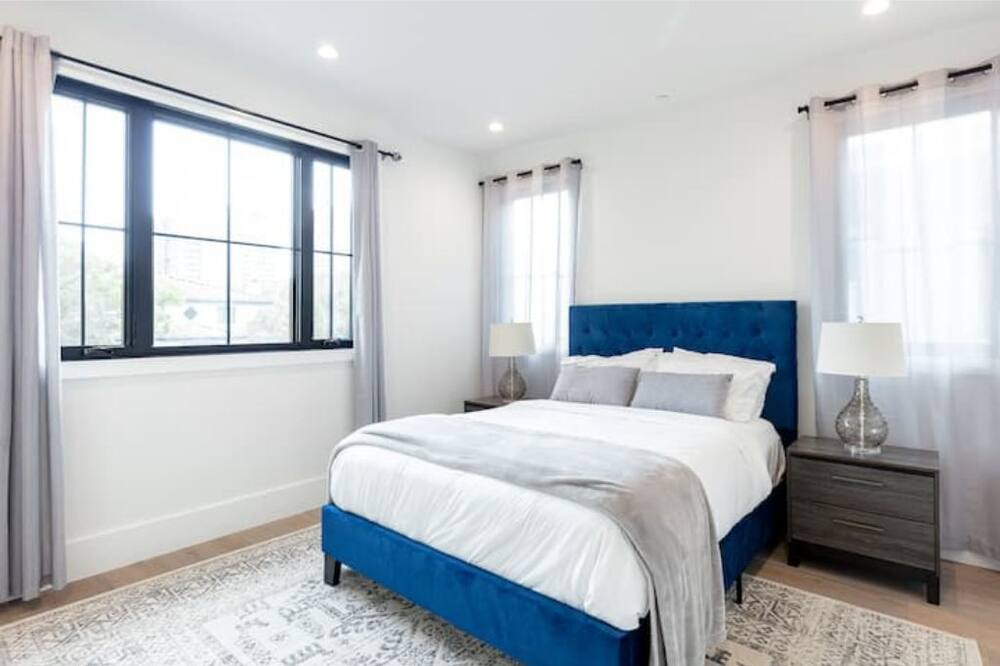Photo of Bedroom in Carthay Circle