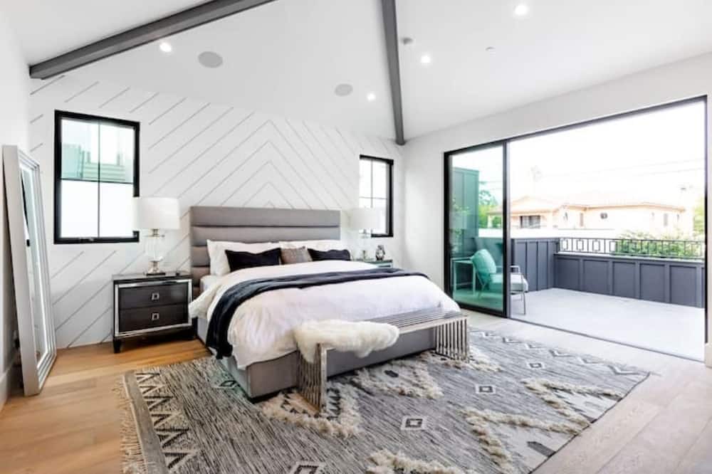 Photo of Bedroom in Carthay Circle
