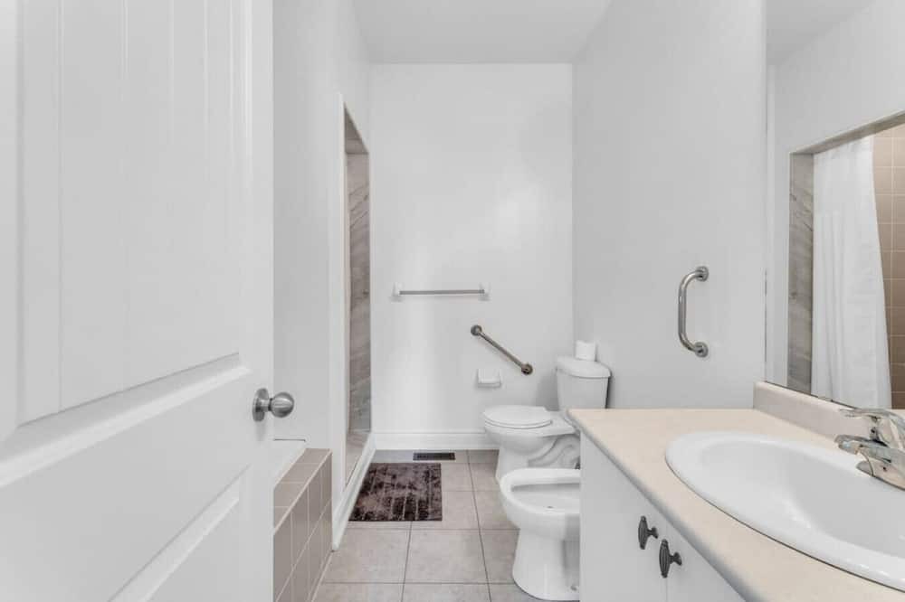 Photo of Bathroom in Collingwood