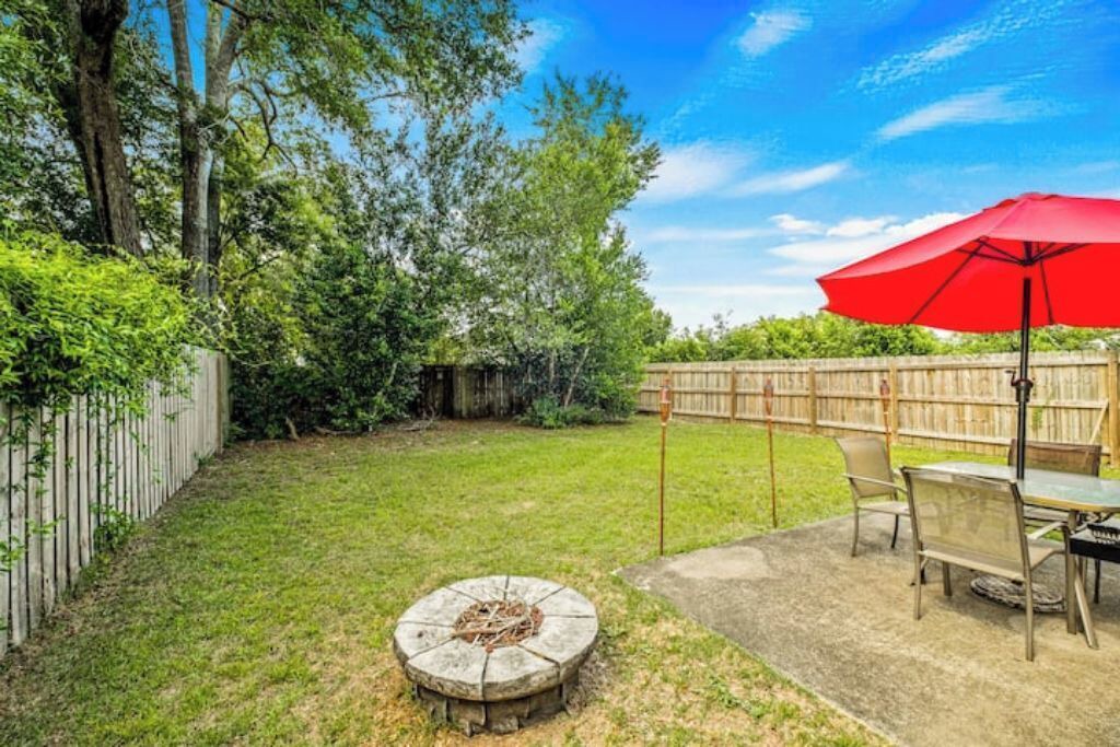 Photo of Outdoor in Myrtle Grove