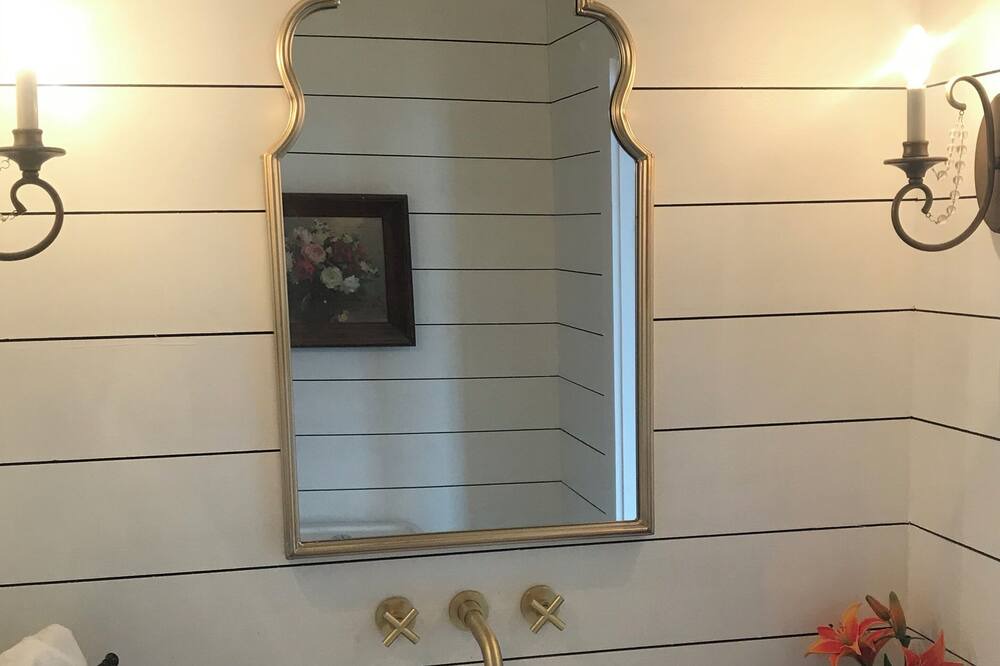 Photo of Bathroom in Vicksburg