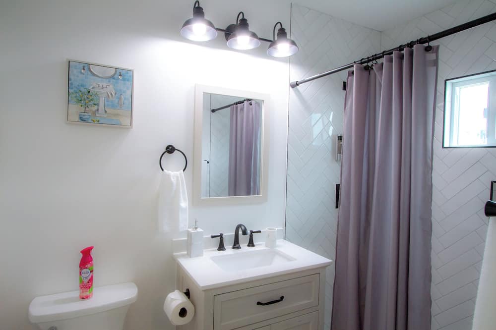 Photo of Bathroom in South Wrigley