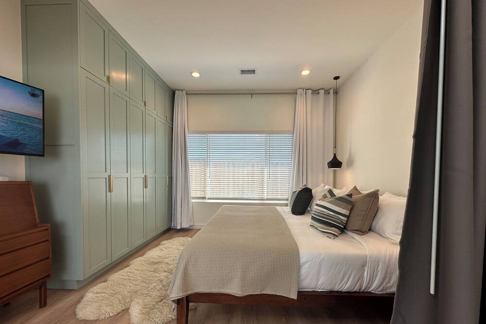 Photo of Bedroom in Ladera Heights