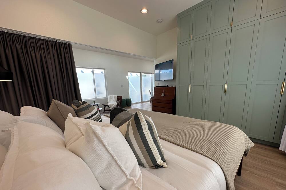 Photo of Bedroom in Ladera Heights