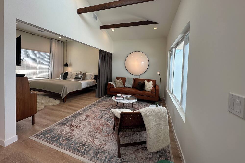 Photo of Bedroom in Ladera Heights