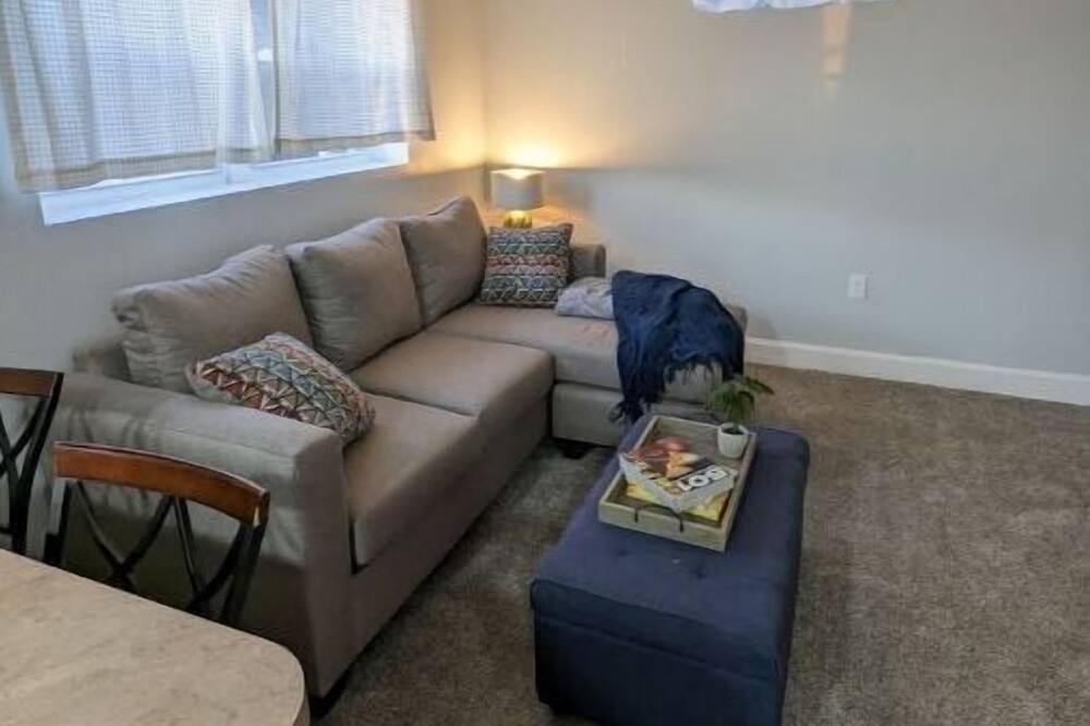 Photo of Livingroom in Erie