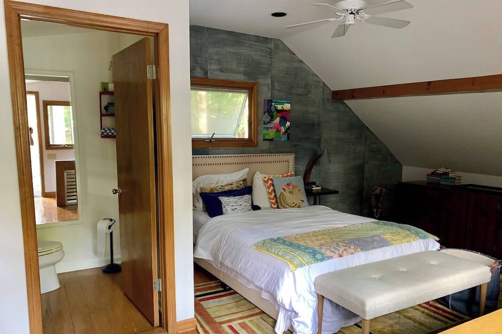 Photo of Bedroom in Cold Spring
