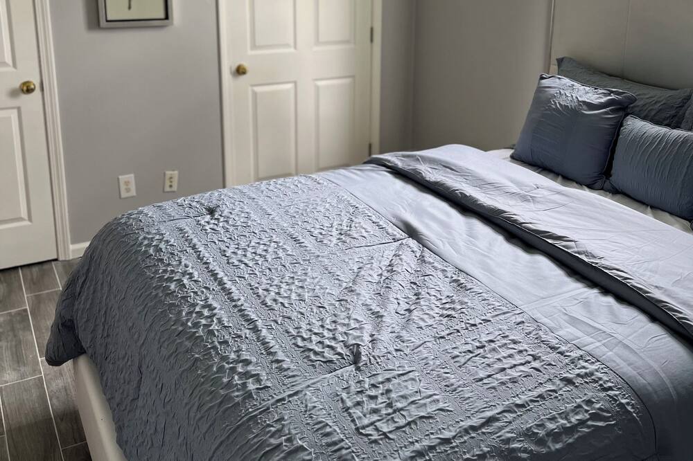 Photo of Bedroom in Tuscaloosa