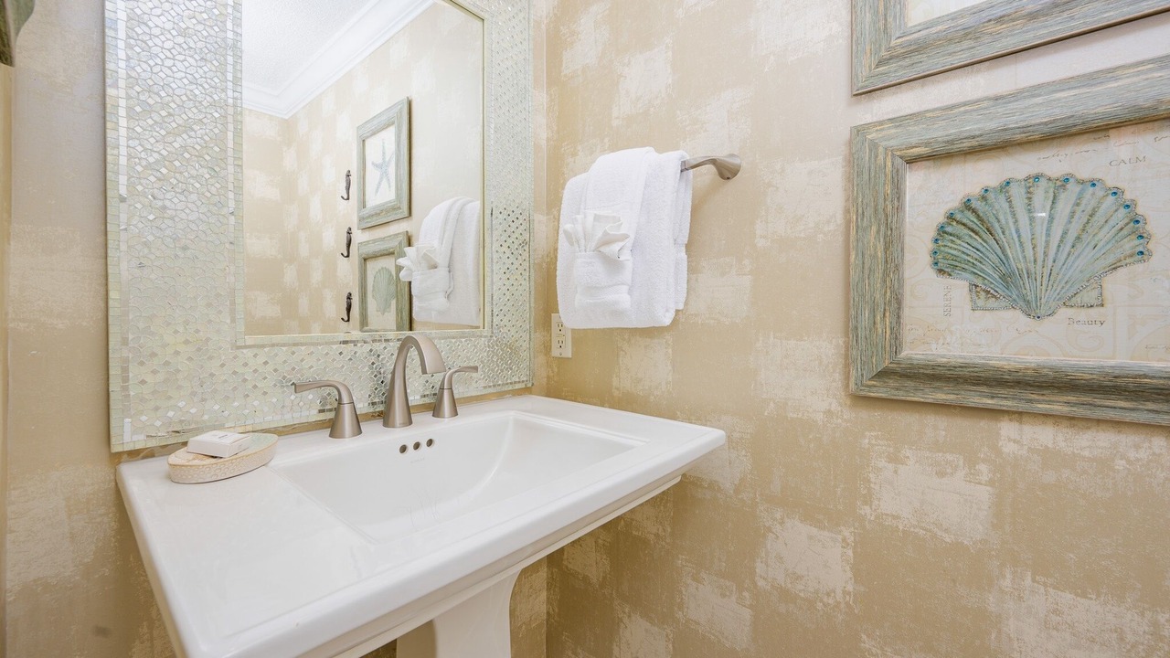 Photo of Bathroom in Orange Beach East