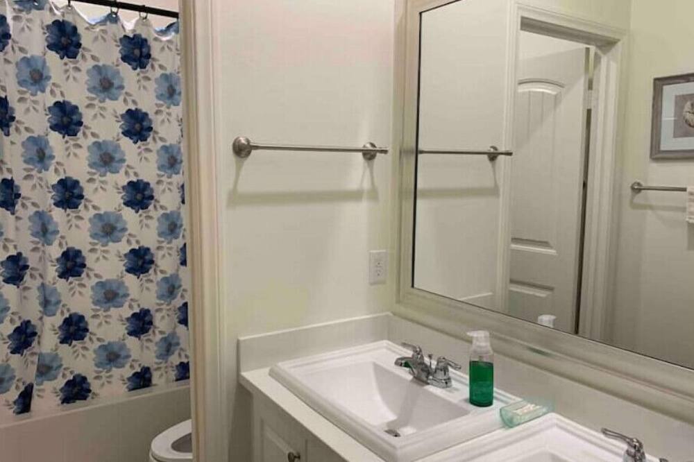 Photo of Bathroom in Mira Loma