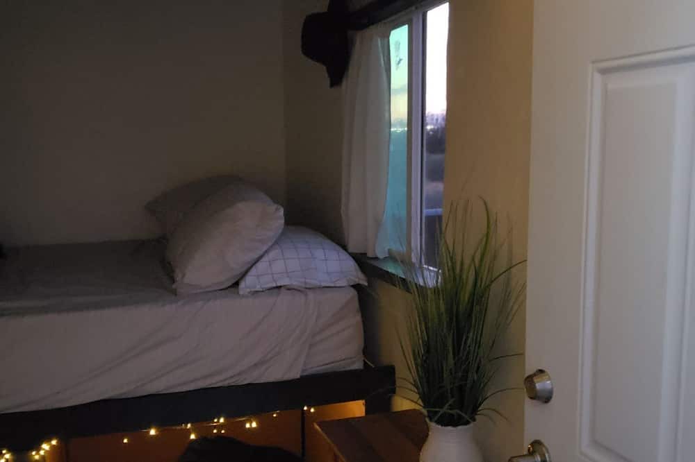 Photo of Bedroom in Cabazon
