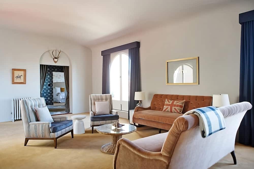 Photo of Livingroom in Wilshire Montana