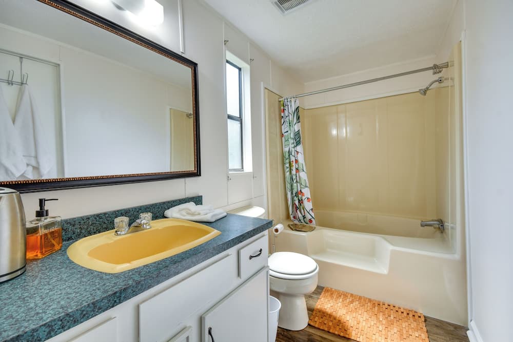 Photo of Bathroom in Macon County