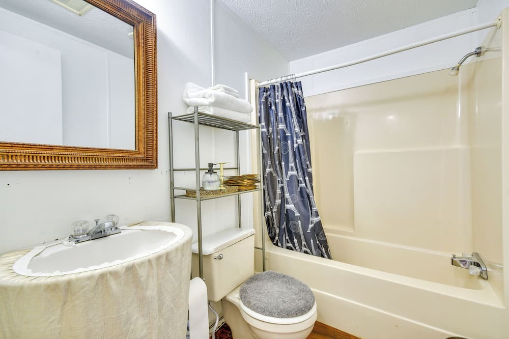 Photo of Bathroom in Macon County