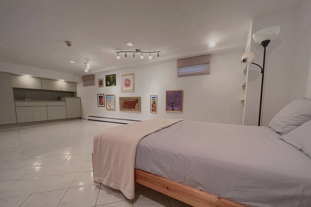Photo of Bedroom in Franklin Lakes