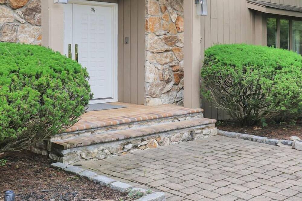 Photo of Outdoor in Franklin Lakes