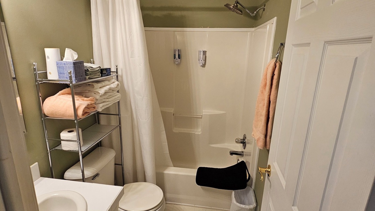 Photo of Bathroom in Ernul
