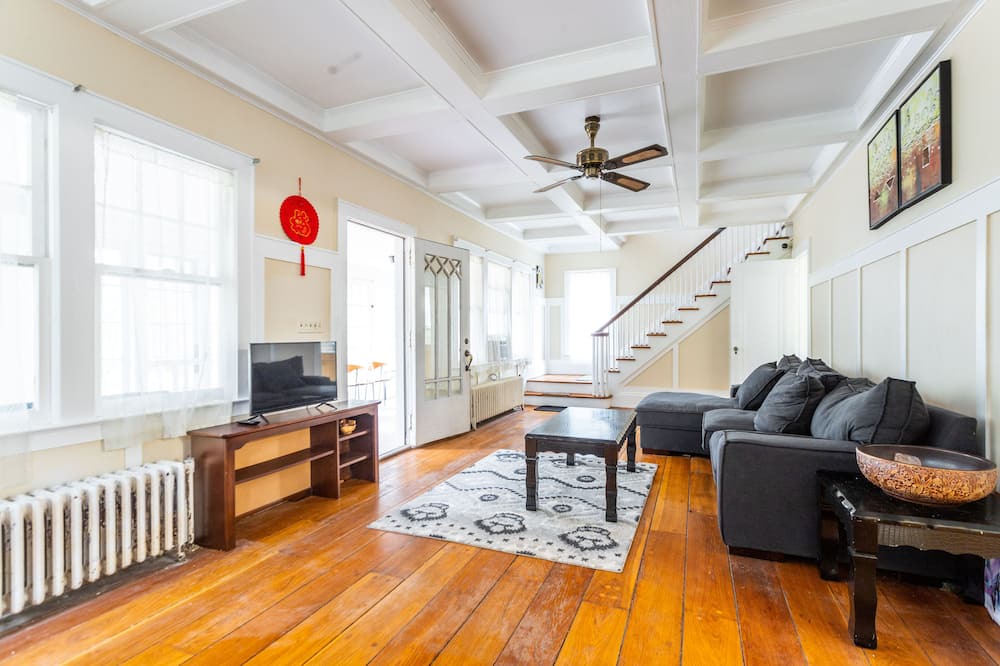 Photo of Livingroom in Kinnelon