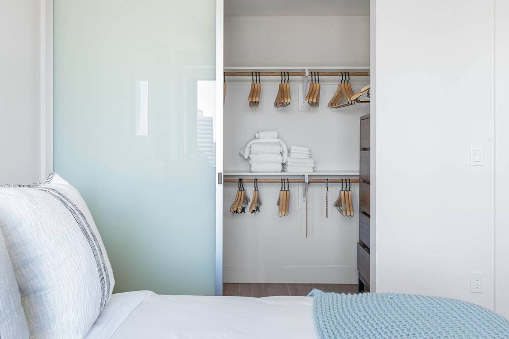 Photo of Bedroom in Downtown Oakland