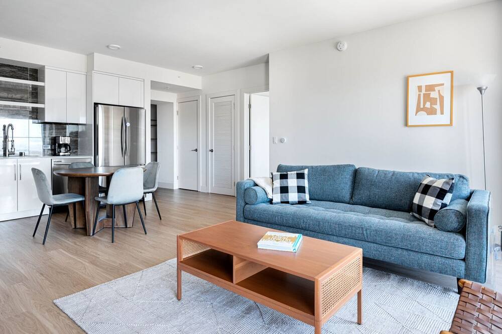 Photo of Livingroom in Downtown Oakland