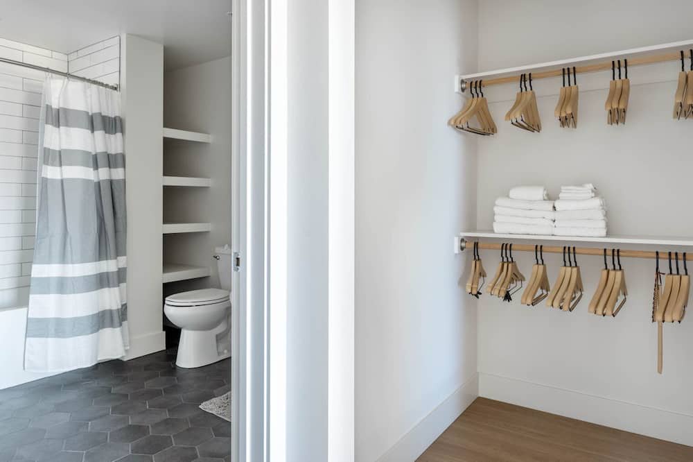 Photo of Bedroom in Downtown Oakland